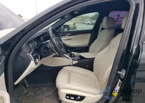 2018 BMW M550Xi z USA, uszkodzony, nr VIN WBAJB9C57JB034918